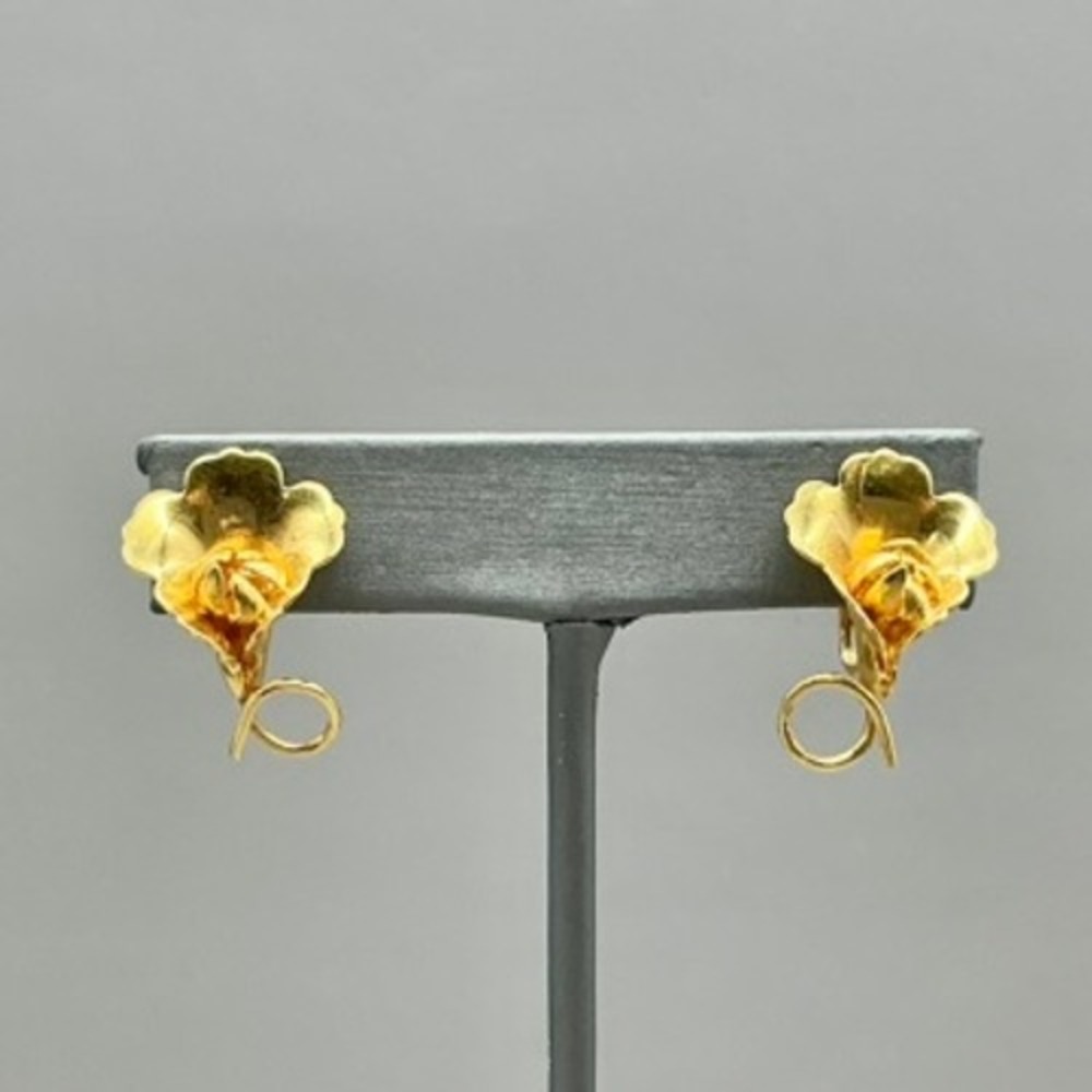 Vintage Clip On Earrings Womens Gold Tone Floral Calla Lily Flower Fashion
